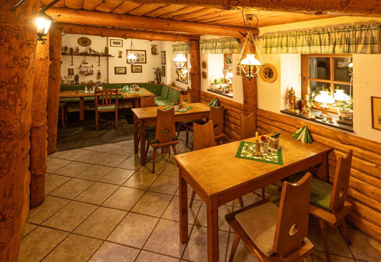 Pension Und Gaststaette Zur Knappenschaenke Thermalbad Wiesenbad ภายนอก รูปภาพ