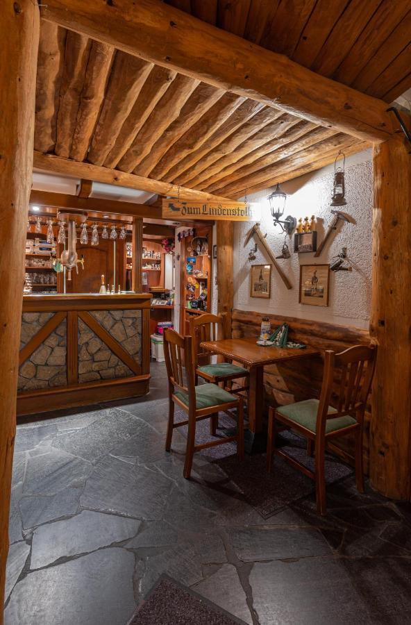 Pension Und Gaststaette Zur Knappenschaenke Thermalbad Wiesenbad ภายนอก รูปภาพ