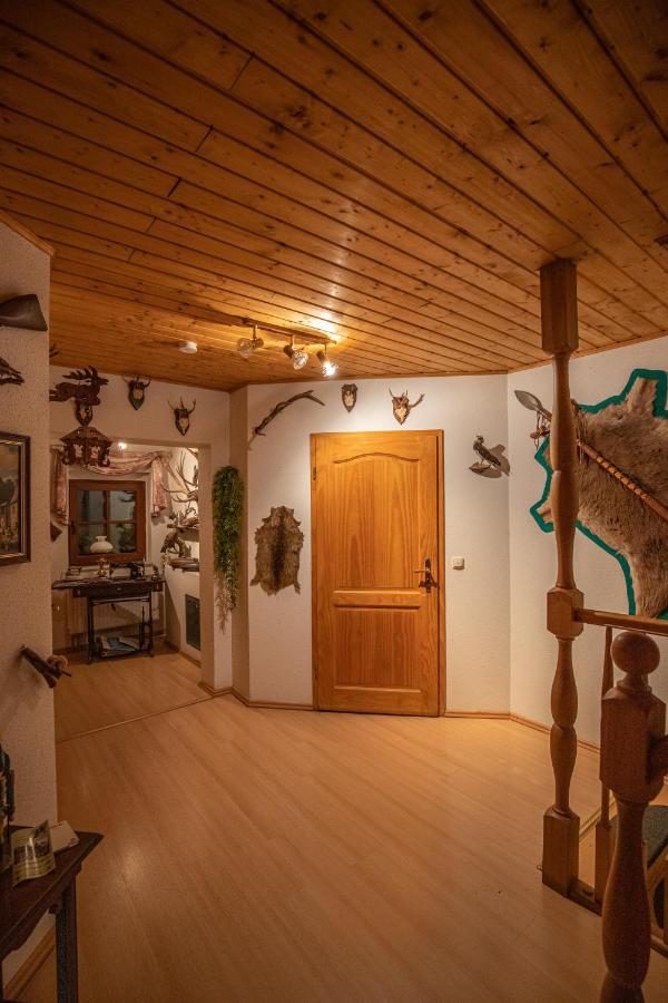 Pension Und Gaststaette Zur Knappenschaenke Thermalbad Wiesenbad ภายนอก รูปภาพ
